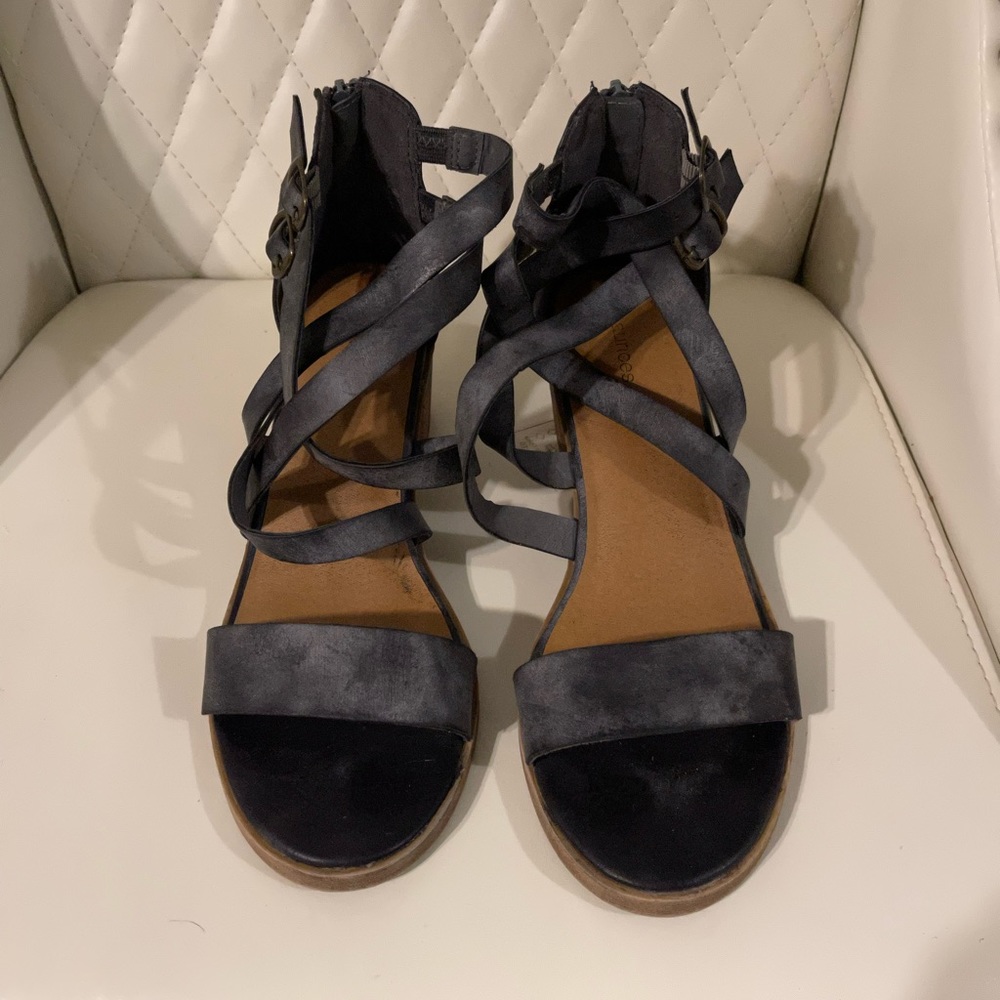Summer sandals-Maurice’s- Grey size 10 Light wear comfortable